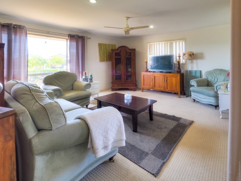 71 Bounty CCT, Eli Waters QLD 4655