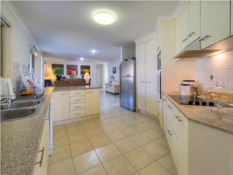 71 Bounty CCT, Eli Waters QLD 4655