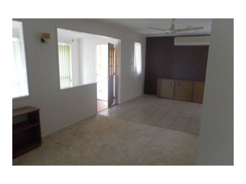 37 Limpus Street, Urangan QLD 4655