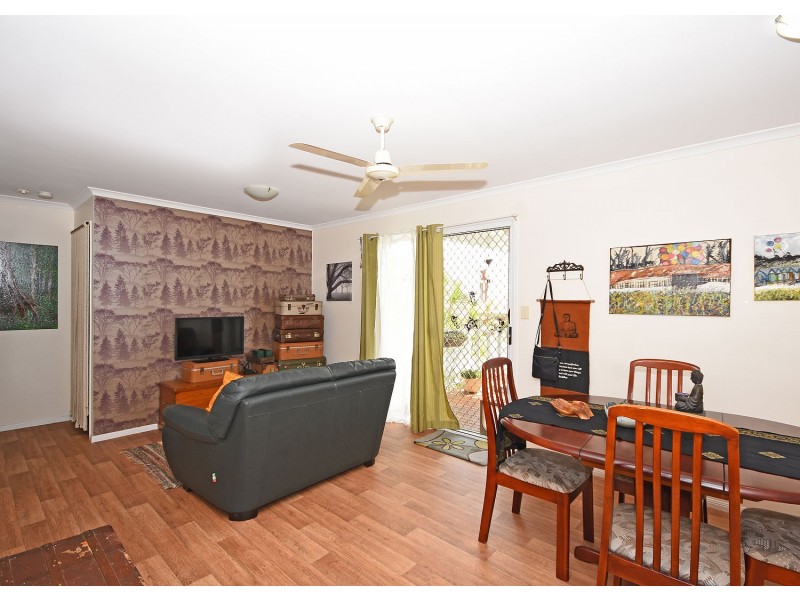 76 Hammond Street, Urangan QLD 4655