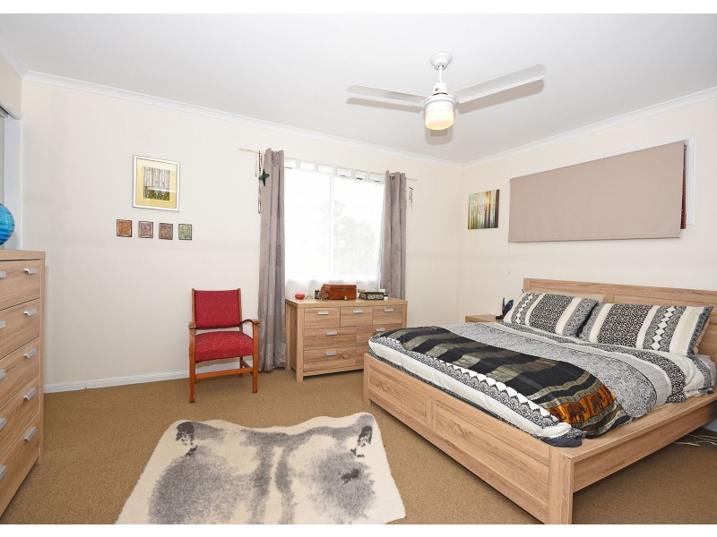 76 Hammond Street, Urangan QLD 4655