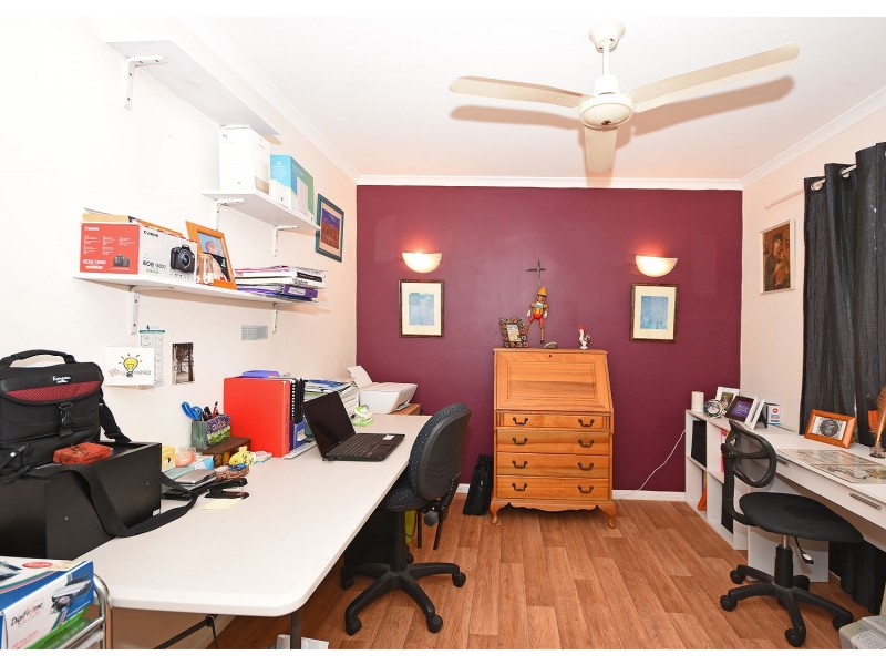 76 Hammond Street, Urangan QLD 4655