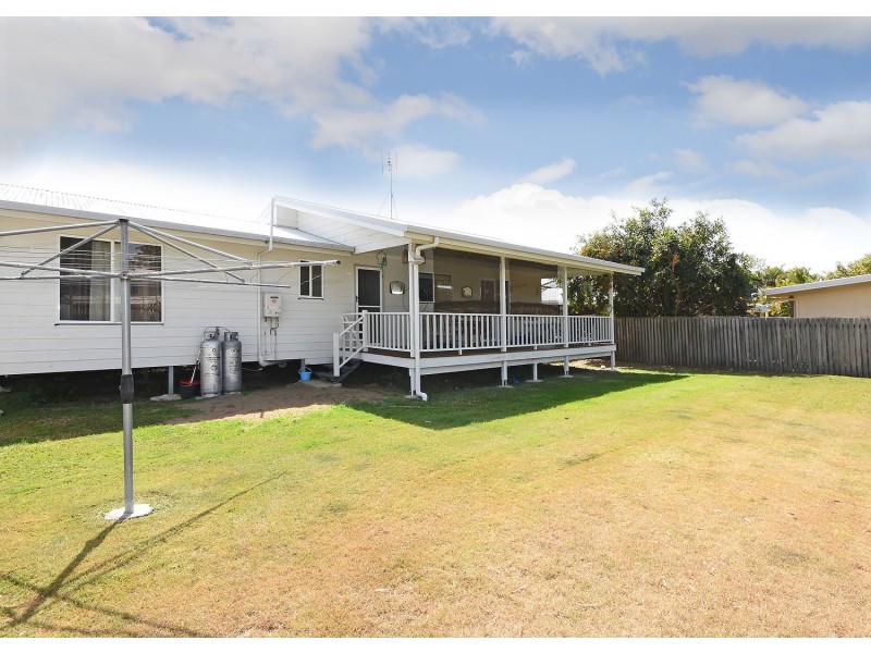 76 Hammond Street, Urangan QLD 4655