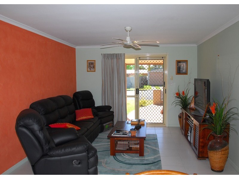 14 Ross Street, Urangan QLD 4655