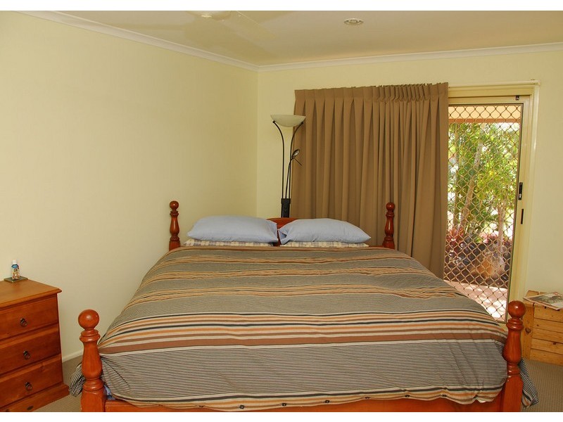 14 Ross Street, Urangan QLD 4655