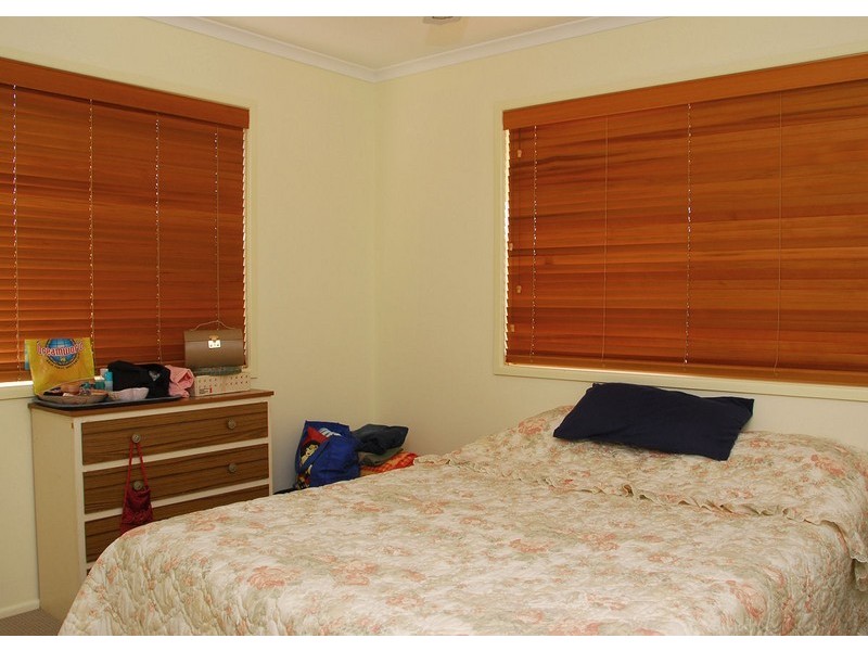 14 Ross Street, Urangan QLD 4655