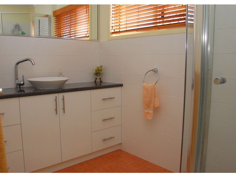 14 Ross Street, Urangan QLD 4655