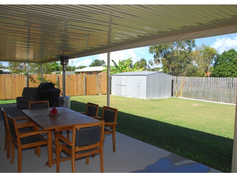 14 Ross Street, Urangan QLD 4655