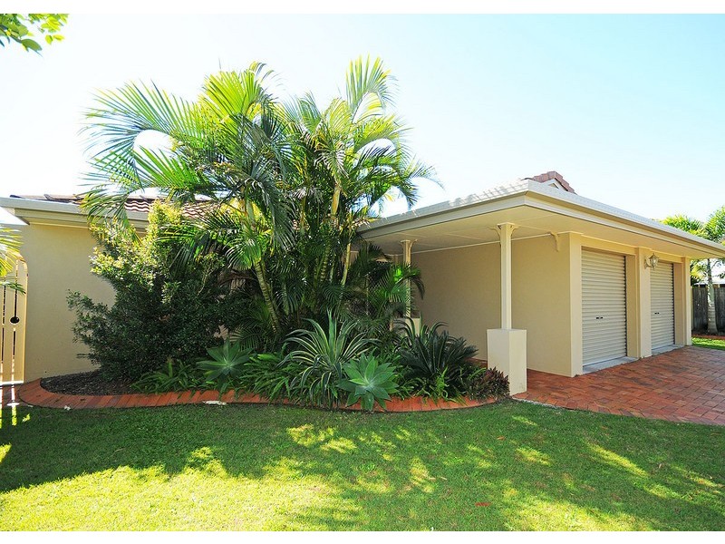 38 Vicki Parade, Torquay QLD 4655