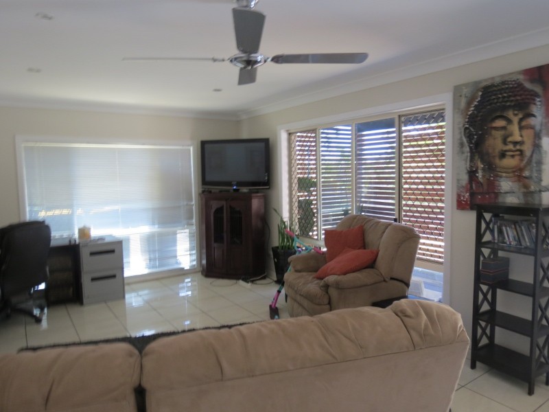 22 Moonbi Street, Scarness QLD 4655