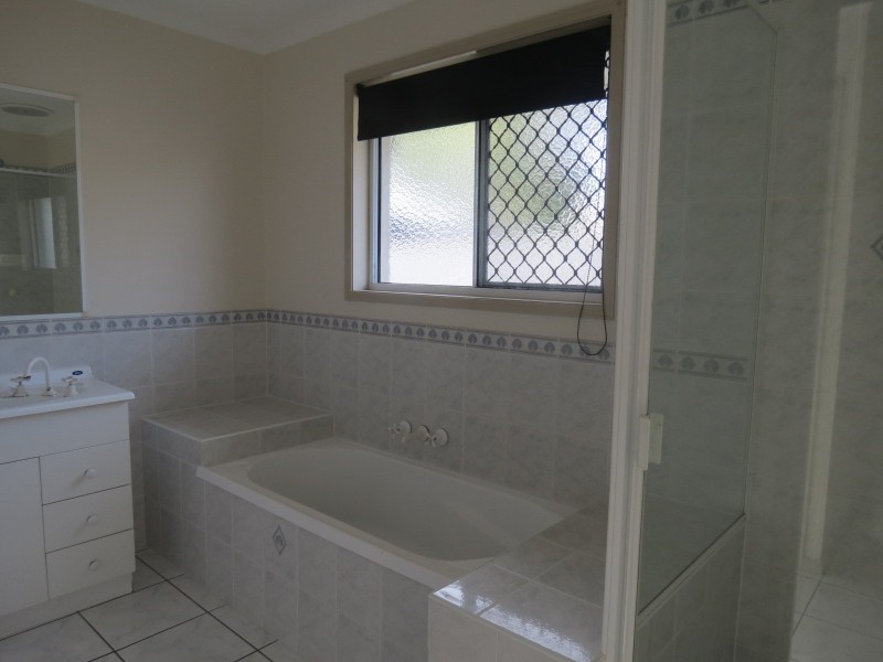 100 Honiton Street, Torquay QLD 4655