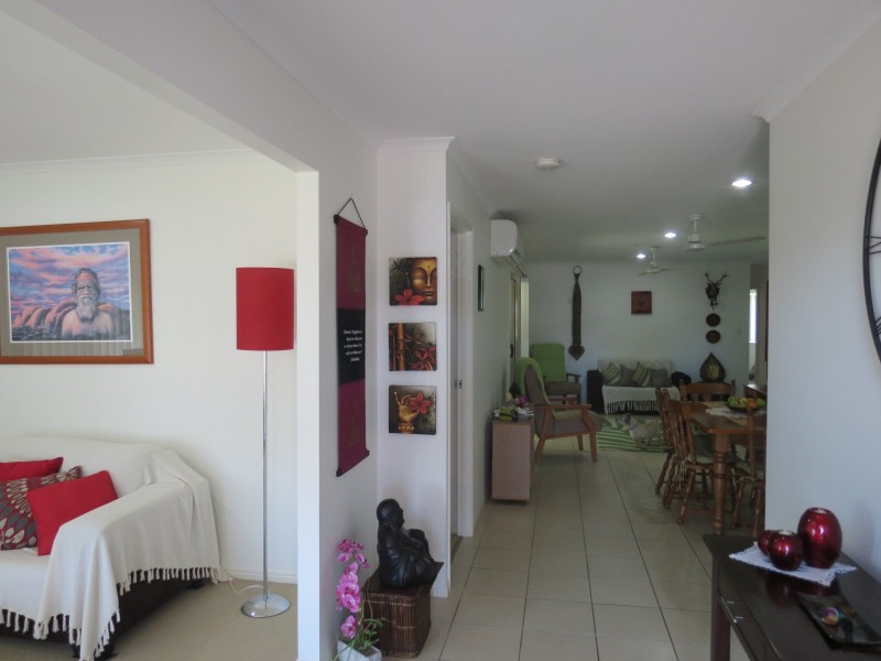 98 Wattle Street, Point Vernon QLD 4655