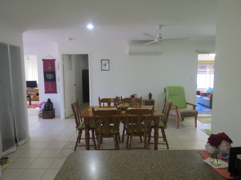 98 Wattle Street, Point Vernon QLD 4655