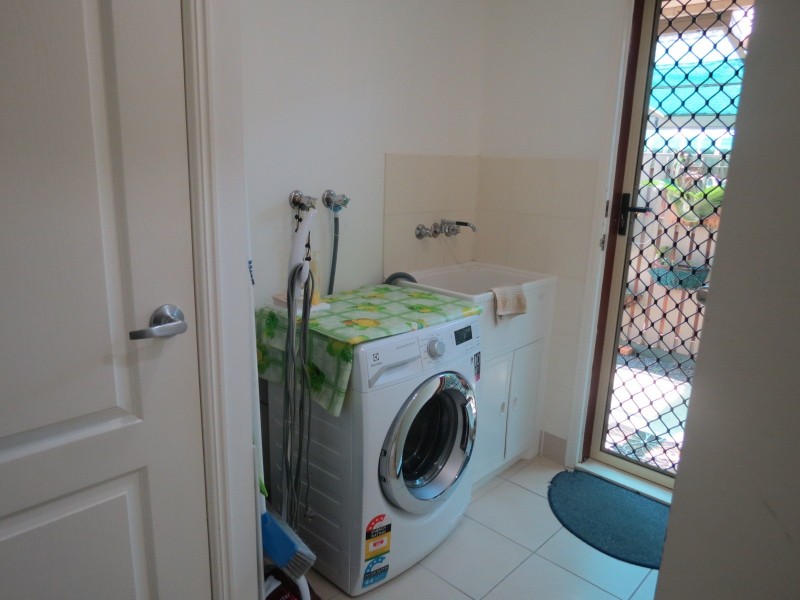 98 Wattle Street, Point Vernon QLD 4655