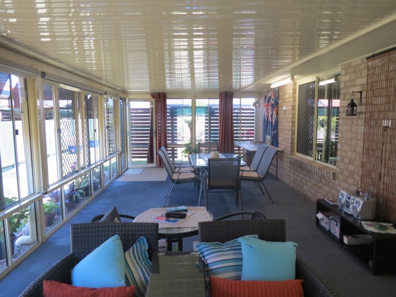 98 Wattle Street, Point Vernon QLD 4655