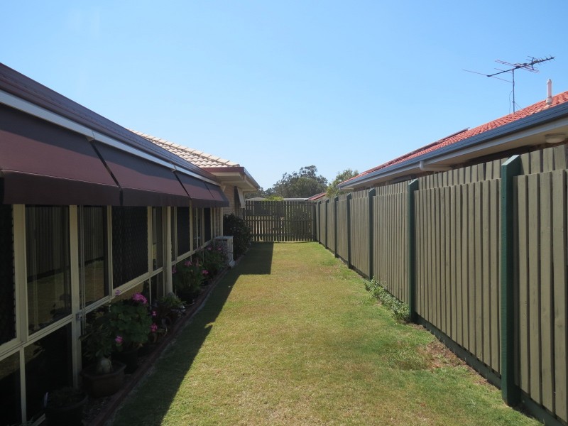 98 Wattle Street, Point Vernon QLD 4655