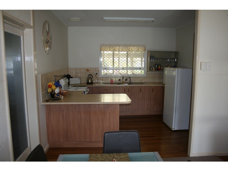 100 Long Street, Point Vernon QLD 4655