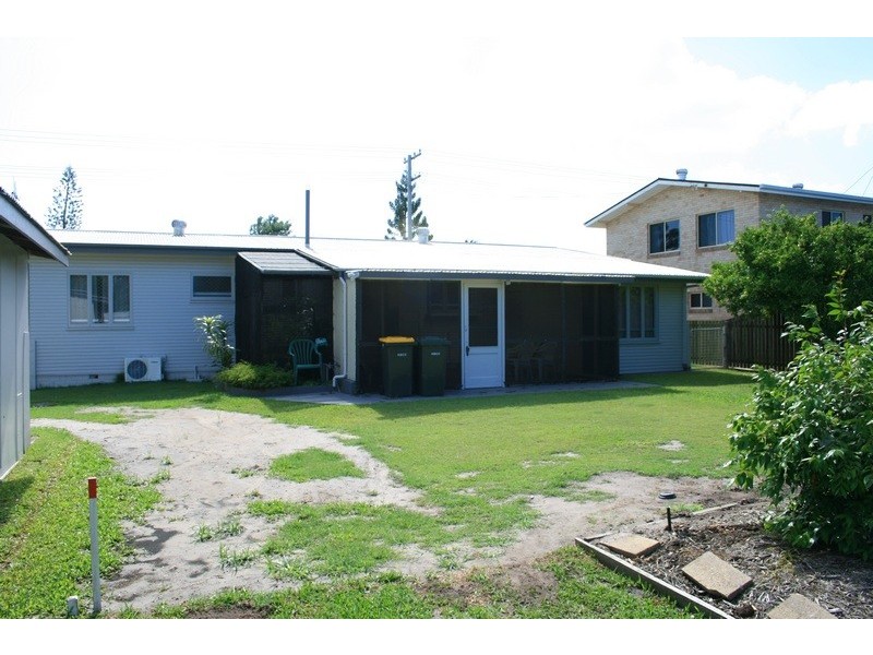 100 Long Street, Point Vernon QLD 4655