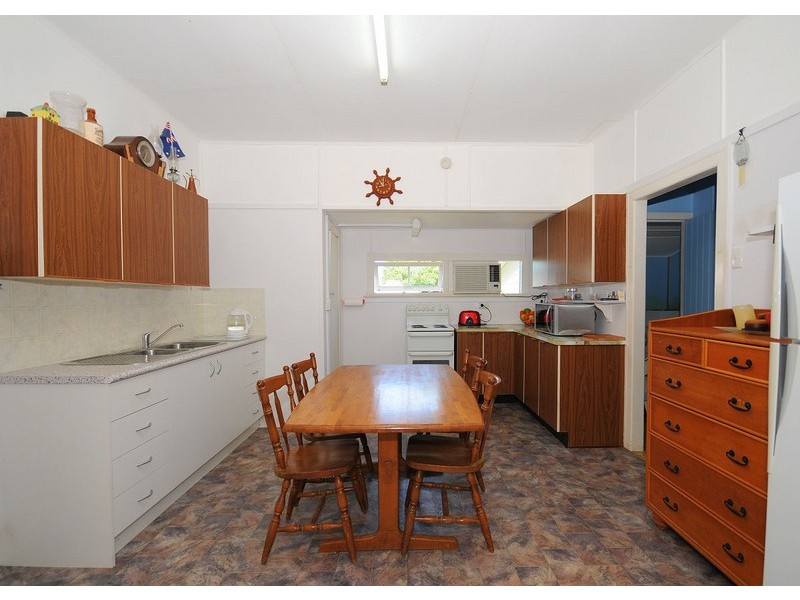 21 KENT STREET, Urangan QLD 4655