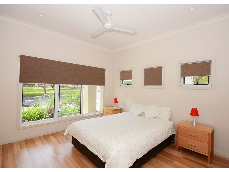 1/5 Pulgul Street, Urangan QLD 4655