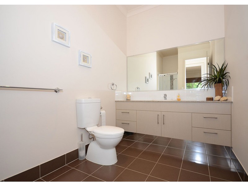 1/5 Pulgul Street, Urangan QLD 4655