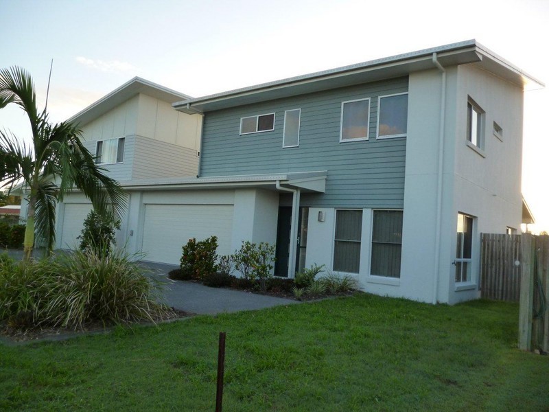 1/5  Seaway Parade, Toogoom QLD 4655