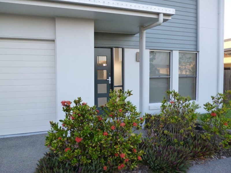 1/5  Seaway Parade, Toogoom QLD 4655