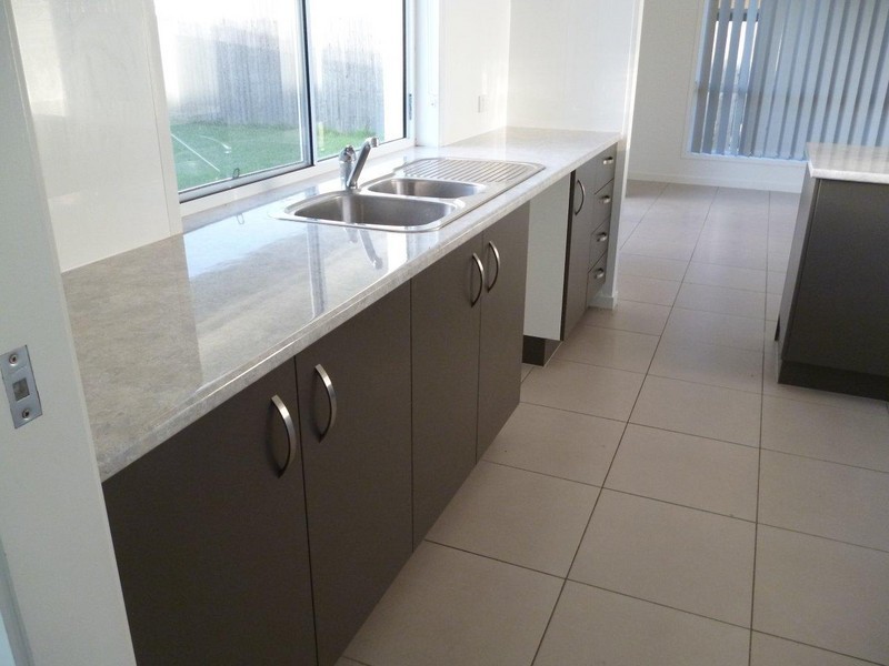 1/5  Seaway Parade, Toogoom QLD 4655