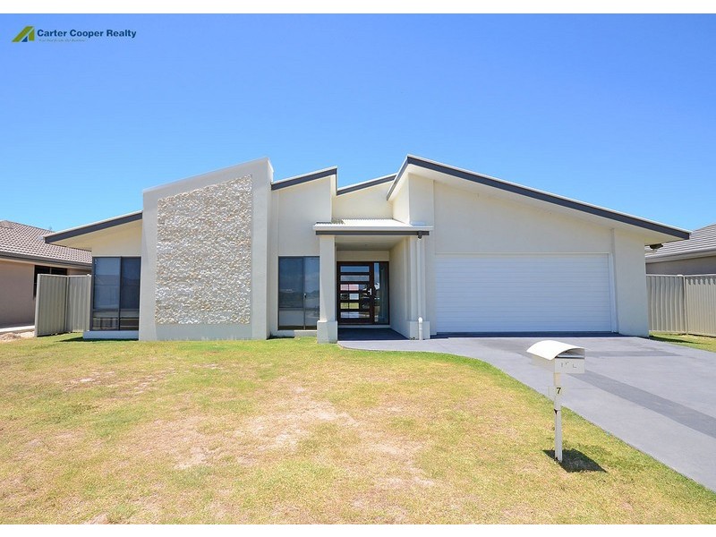 7 Bounty Circuit, Eli Waters QLD 4655