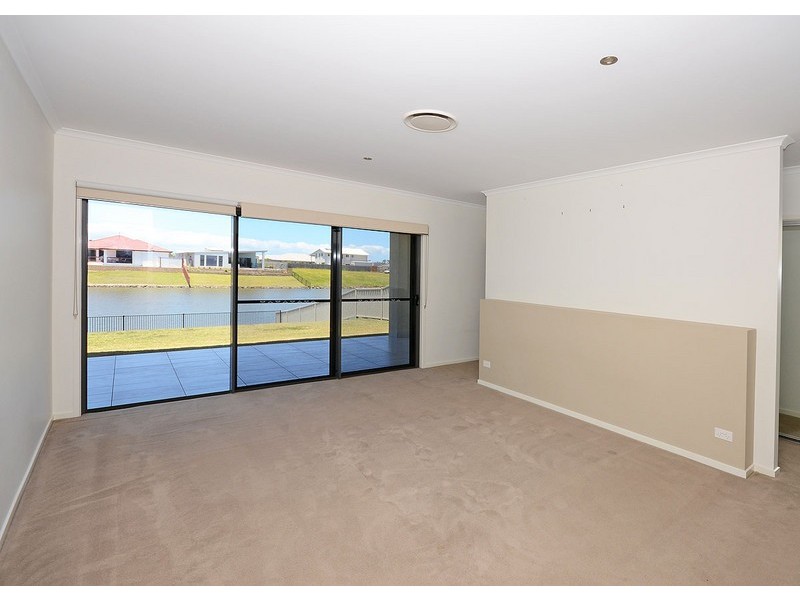 7 Bounty Circuit, Eli Waters QLD 4655