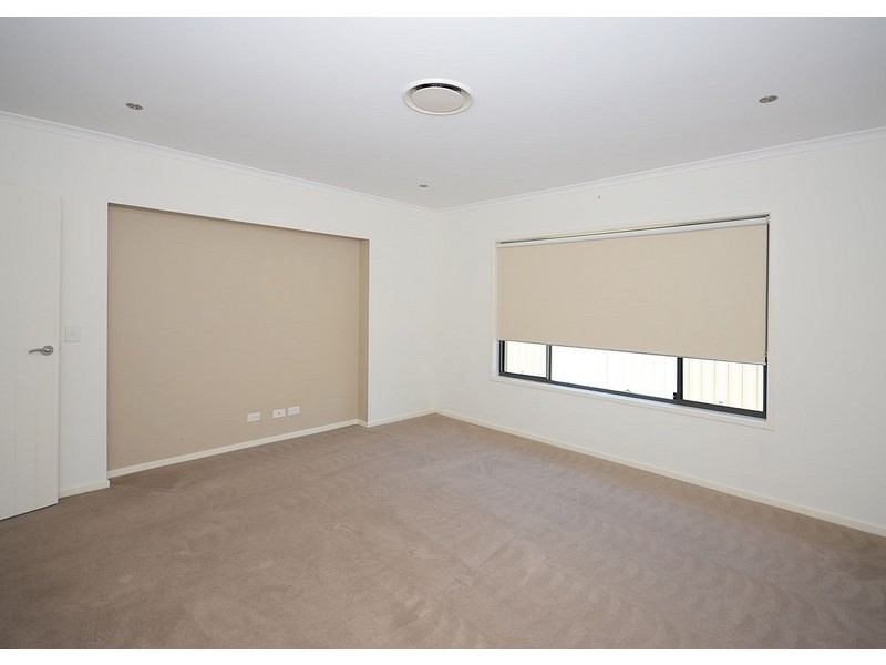7 Bounty Circuit, Eli Waters QLD 4655