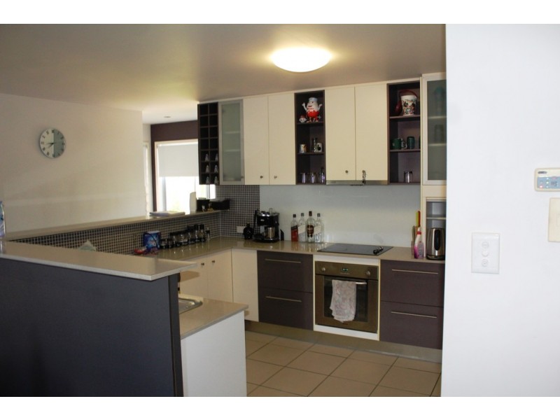 38/80 Moolyyir Street, Urangan QLD 4655