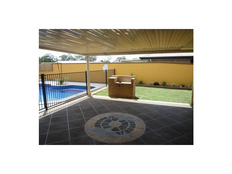 6 Moonstone Drive, Urangan QLD 4655