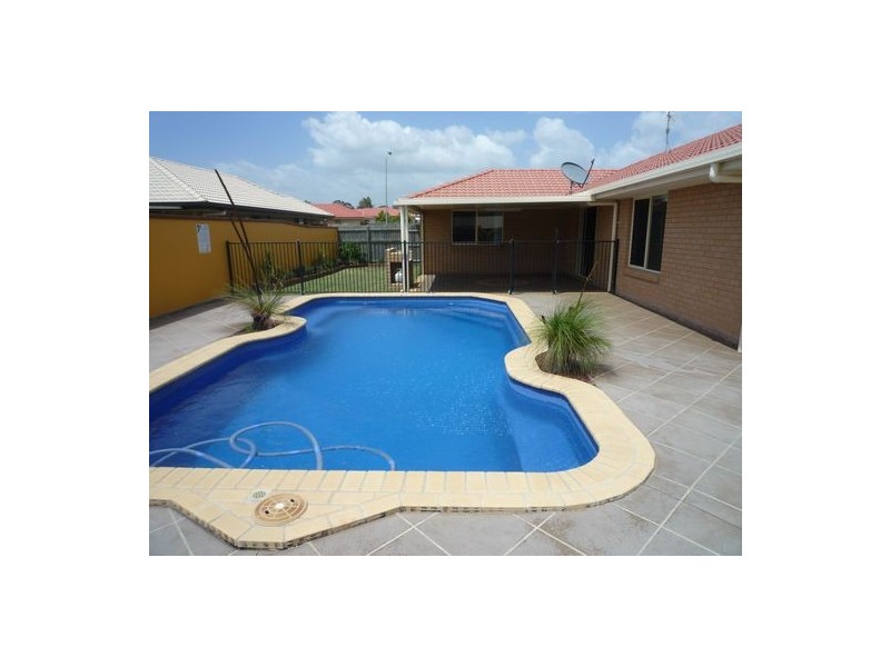 6 Moonstone Drive, Urangan QLD 4655