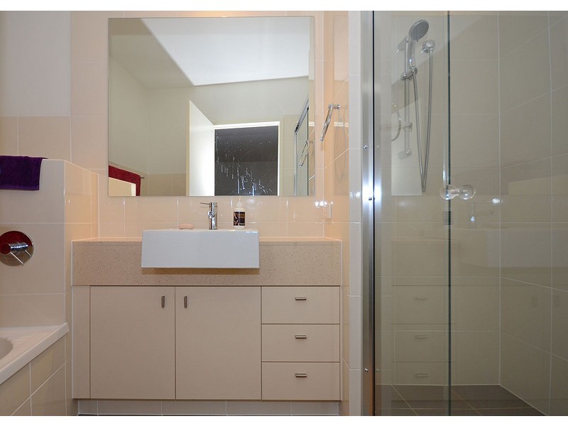 2/8 Hervey Street, Scarness QLD 4655