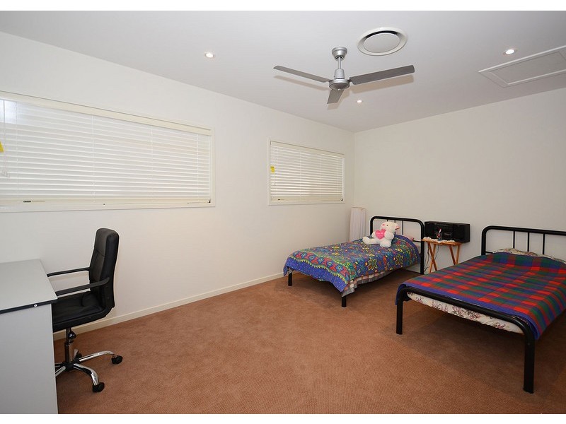 2/8 Hervey Street, Scarness QLD 4655