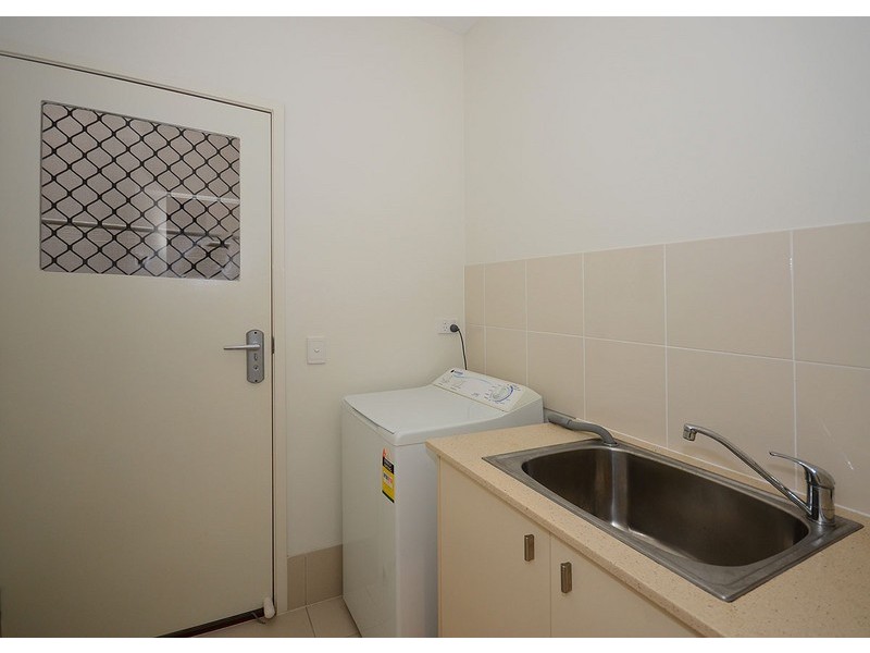 2/8 Hervey Street, Scarness QLD 4655