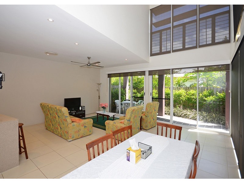 2/8 Hervey Street, Scarness QLD 4655