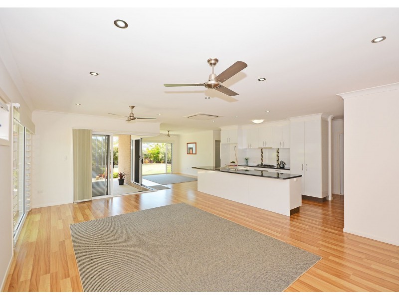 3 Chani Close, Urangan QLD 4655
