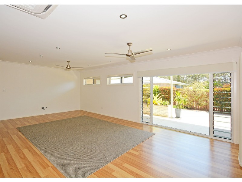 3 Chani Close, Urangan QLD 4655