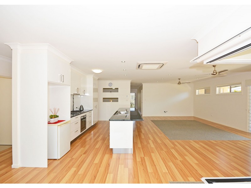 3 Chani Close, Urangan QLD 4655