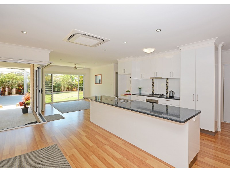 3 Chani Close, Urangan QLD 4655
