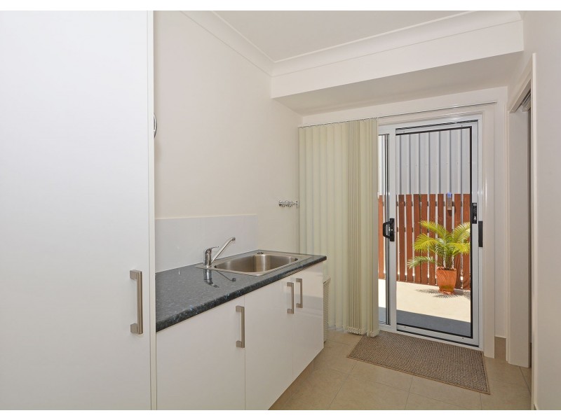 3 Chani Close, Urangan QLD 4655