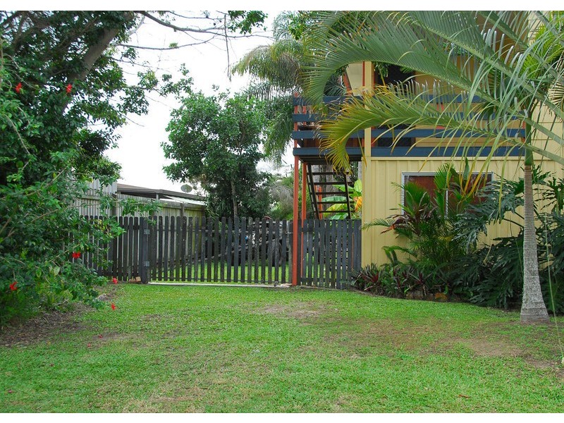 71 Lauren Street, Urangan QLD 4655