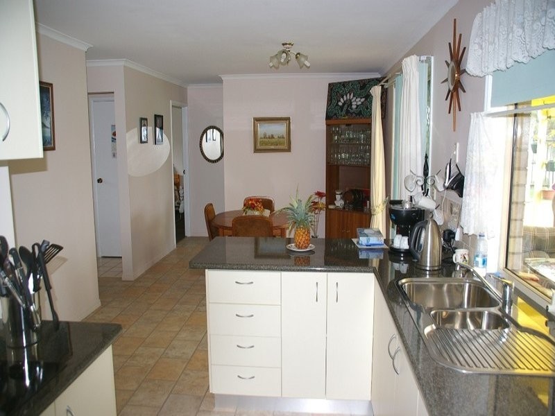 25 Merlin Dve, Urangan QLD 4655