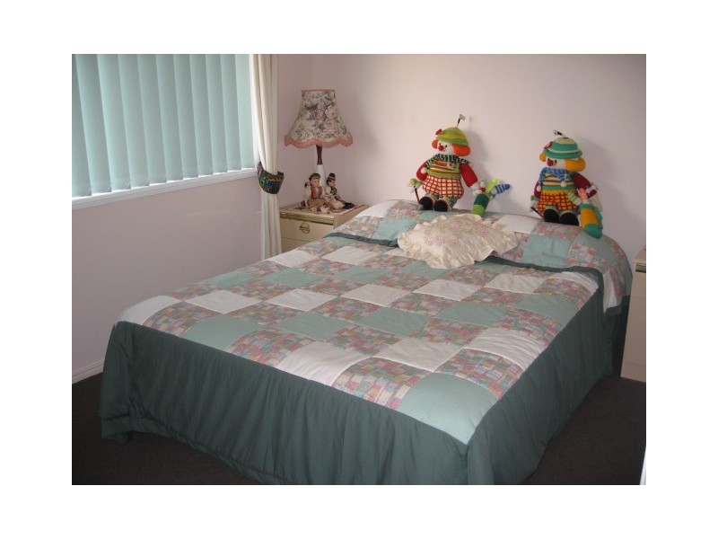 25 Merlin Dve, Urangan QLD 4655