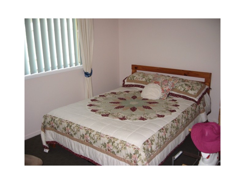 25 Merlin Dve, Urangan QLD 4655