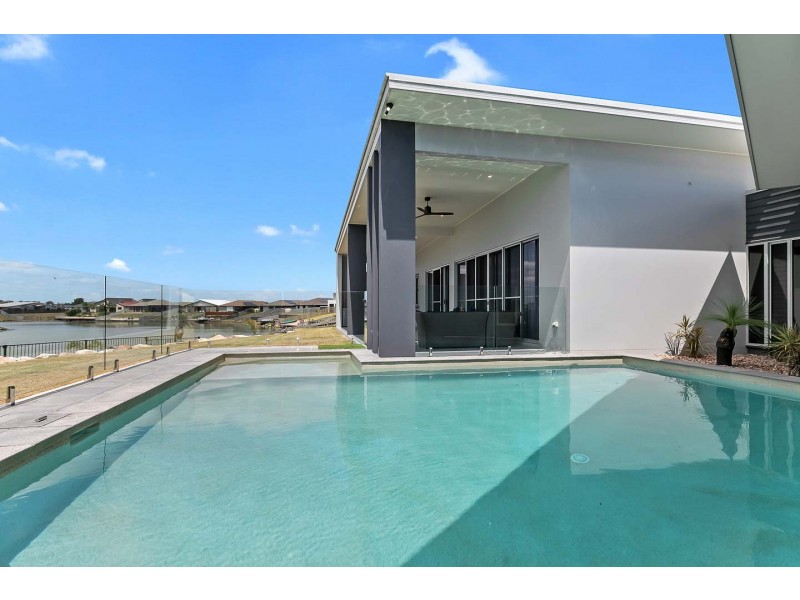 7 Kirra Court, Eli Waters QLD 4655