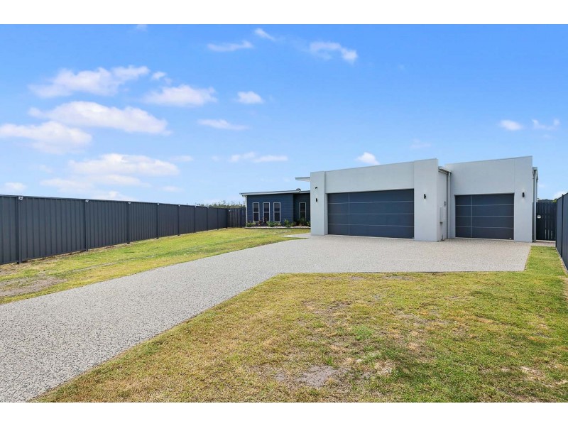 7 Kirra Court, Eli Waters QLD 4655
