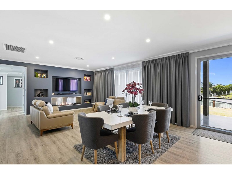7 Kirra Court, Eli Waters QLD 4655